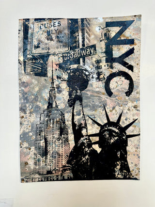 Statue Of Liberty / Broadway Street Sign (medium) 2 - NYC